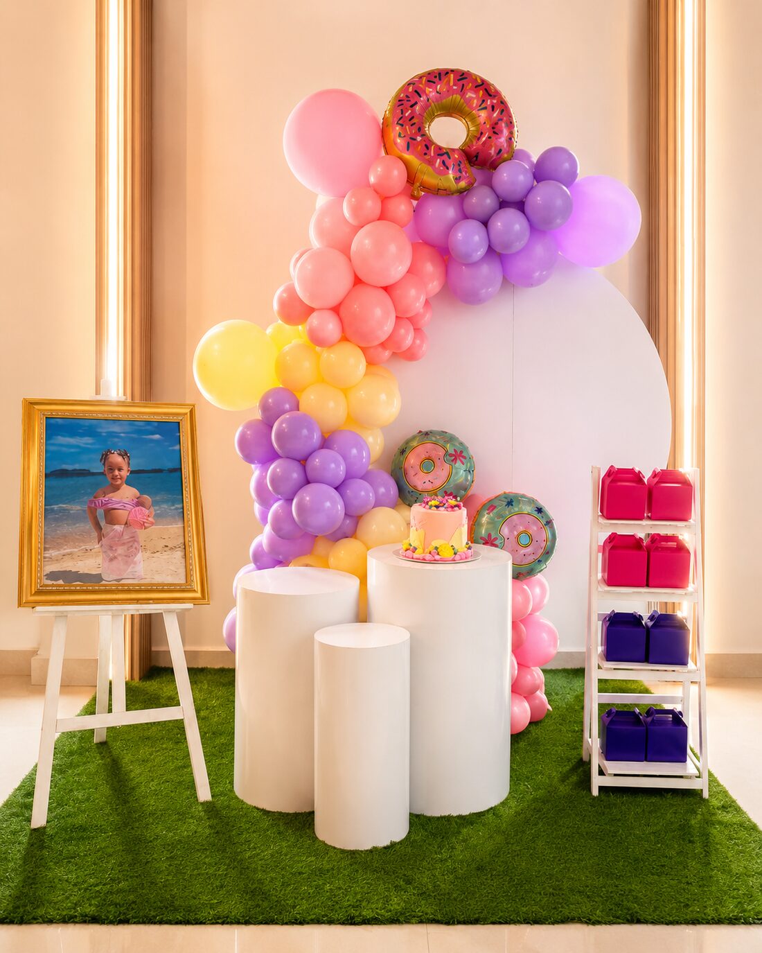 Decoración colorida para fiesta de cumpleaños infantil